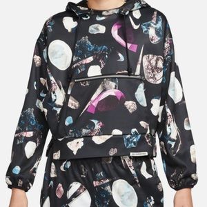 Nike Women's Dri-FIT Standard Issue Pullover Basketball Hoodie